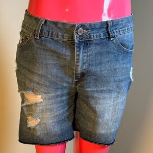 H&G Medium Classic Denim Shorts | Everyday Blue Jean Shorts